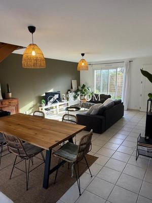 Maison - 85 m² - 4 pièces