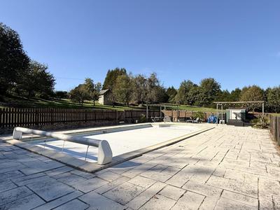 Maison - 240 m² - 19 pièces