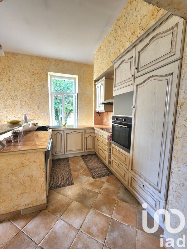 Maison - 200 m² - 6 pièces