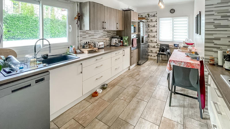 Maison - 250 m² - 7 pièces