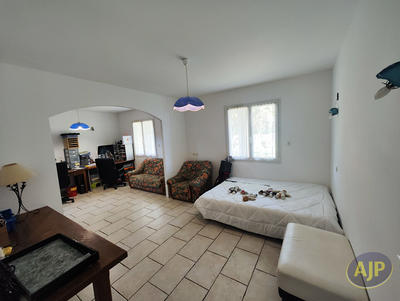 Maison - 185 m² - 7 pièces