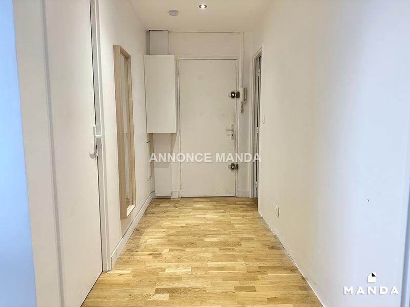 Chambre - 11 m² - 5 pièces