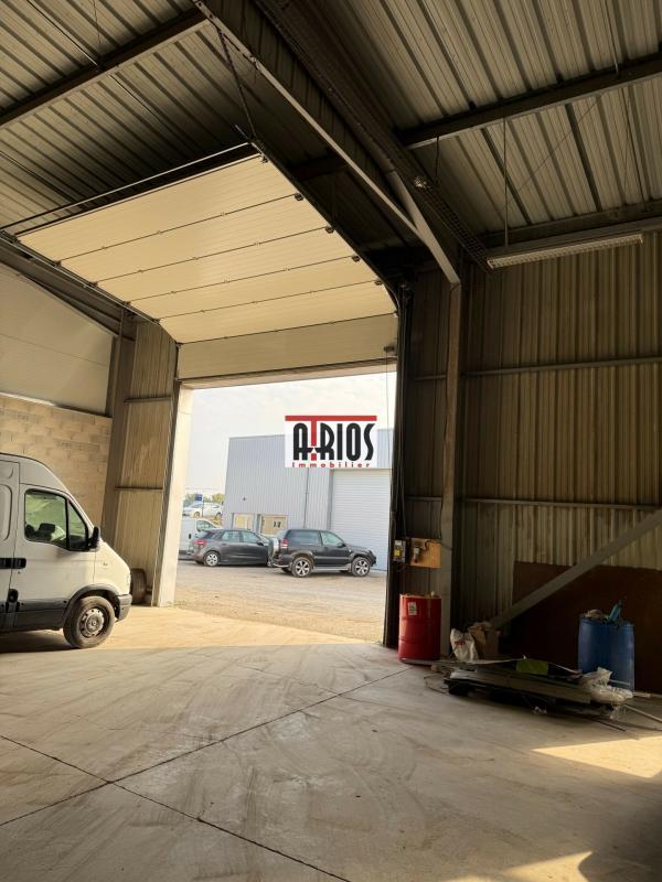 Entrepôt - 250 m²