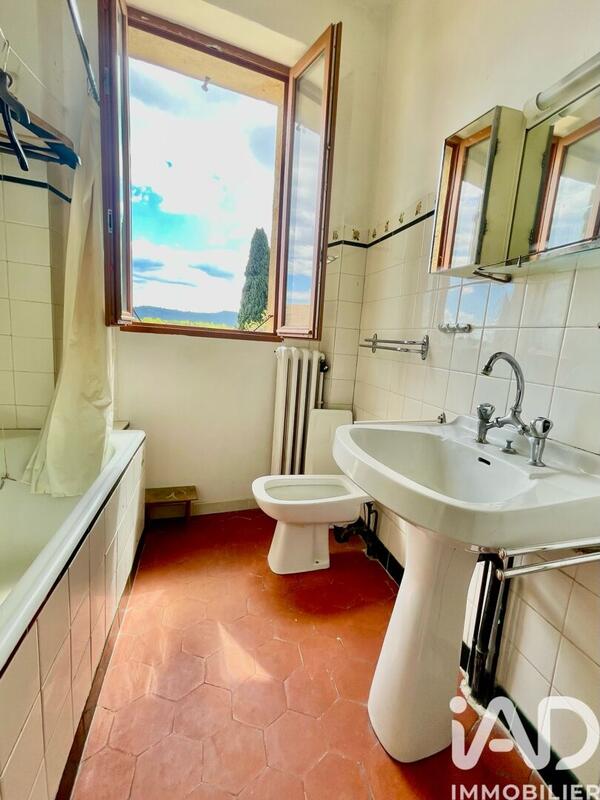 Maison - 290 m² - 11 pièces