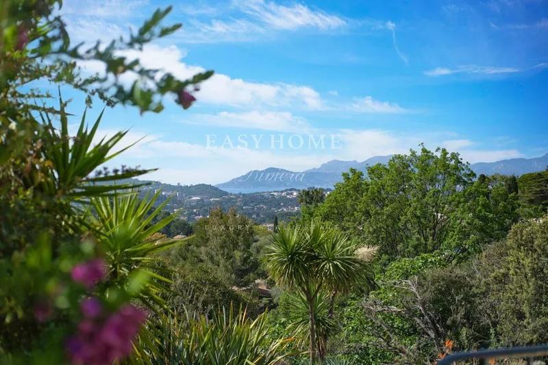 Maison - 361 m² - 9 pièces