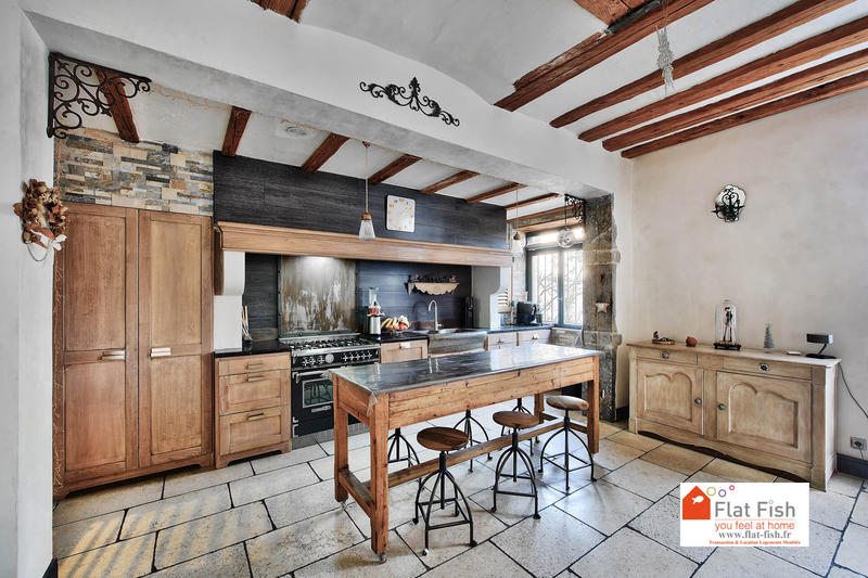 Maison de village - 322 m² - 8 pièces