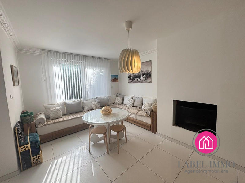 Maison - 220 m² - 8 pièces