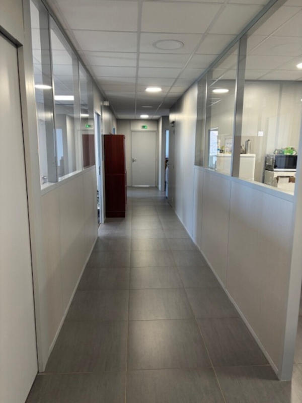 Bureau - 330 m²