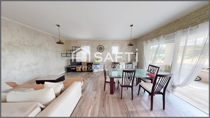 Maison - 141 m² - 8 pièces