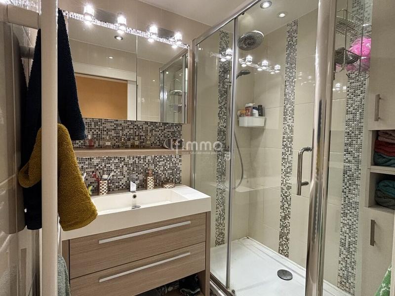 Appartement - 60 m² - 3 pièces