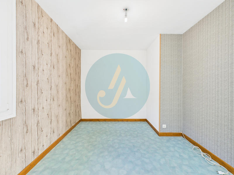 Appartement - 81 m² - 5 pièces