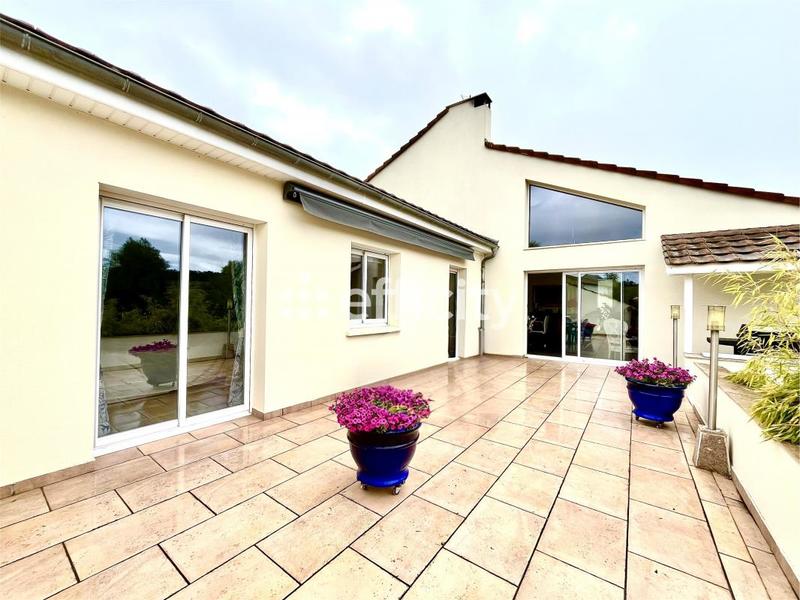 Maison - 179 m² - 5 pièces