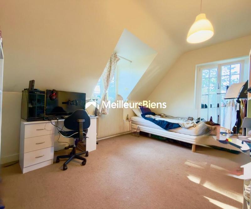 Maison - 166 m² - 7 pièces