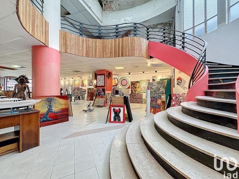 Local commercial - 1 700 m²