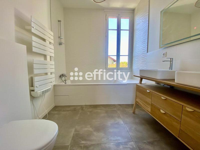 Maison de ville - 255 m² - 7 pièces