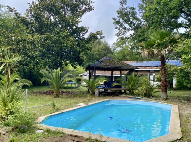 Propriété - 320 m² - 10 pièces