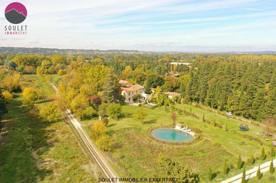 Propriété - 280 m² - 10 pièces