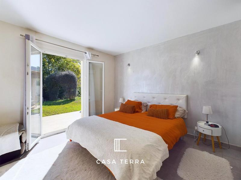 Villa - 161 m² - 8 pièces