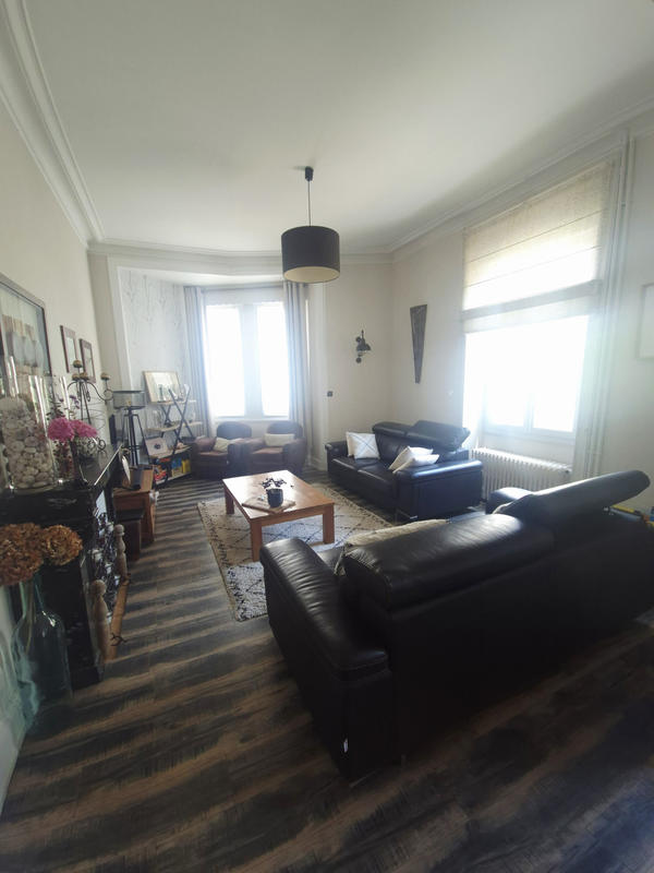 Maison - 219 m² - 8 pièces