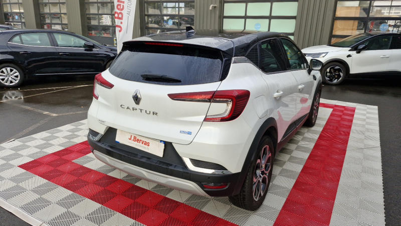 Renault Captur E-Tech Plug-In 160 Intens