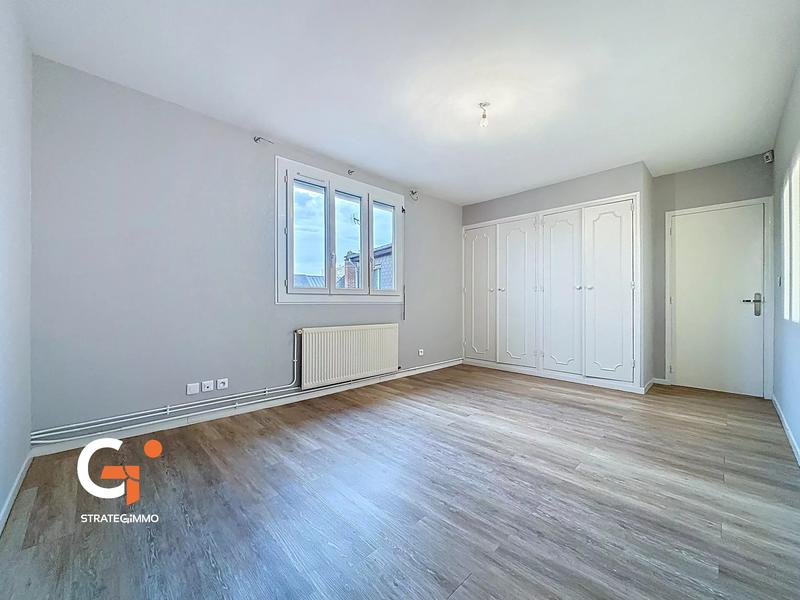 Appartement - 136 m² - 6 pièces