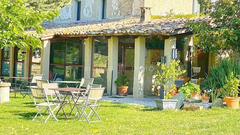 Maison chambre d'hôtes - 600 m² - 10 pièces