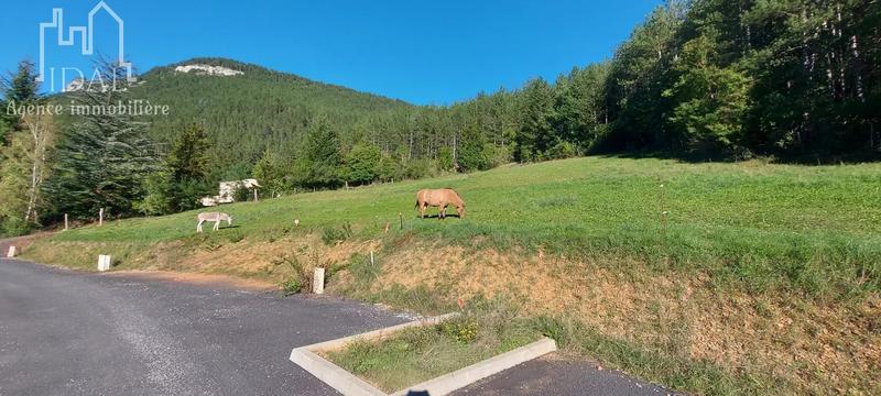 Terrain constructible - 904 m²