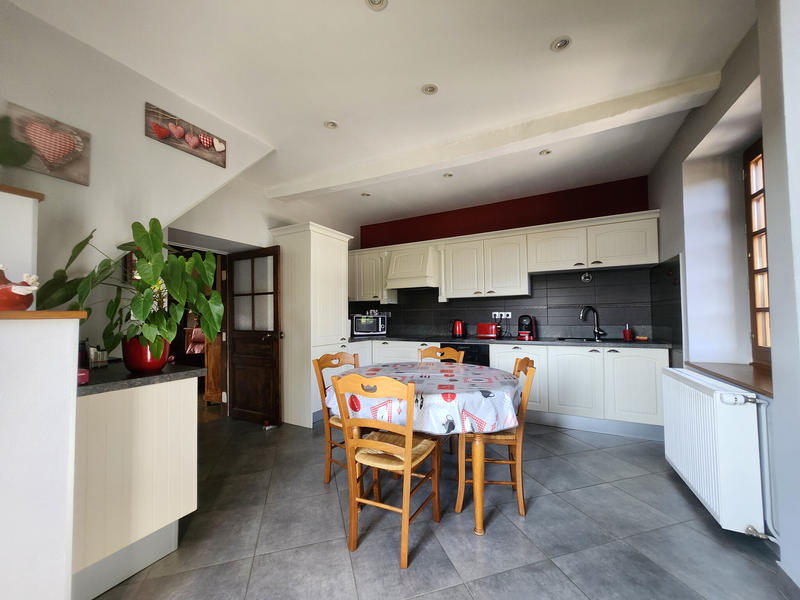 Maison - 95 m² - 5 pièces