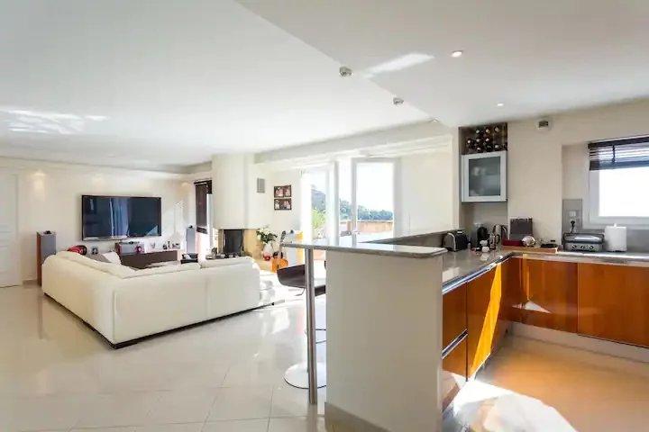 Villa sur toit - 108 m² - 4 pièces