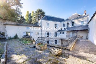 Maison - 278 m² - 12 pièces