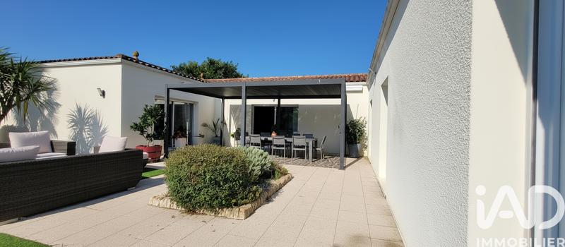 Maison - 205 m² - 8 pièces