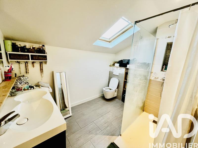 Maison - 99 m² - 5 pièces