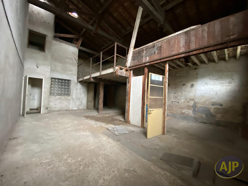 Maison - 246 m² - 5 pièces