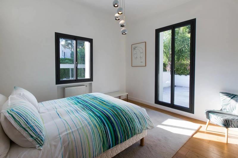 Villa - 300 m² - 6 pièces