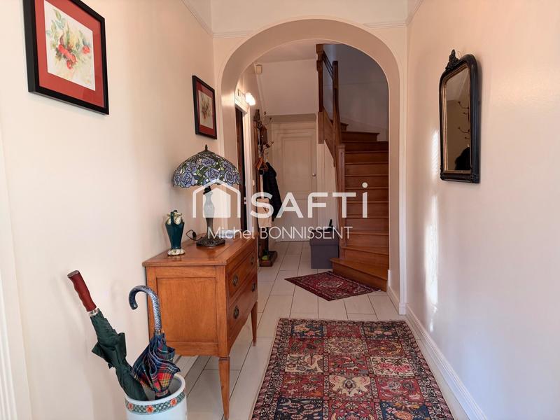 Maison - 185 m² - 5 pièces