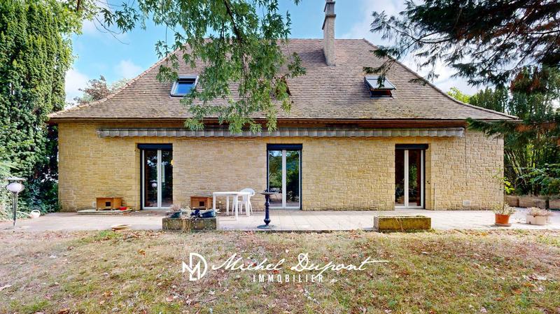 Maison - 153 m² - 8 pièces