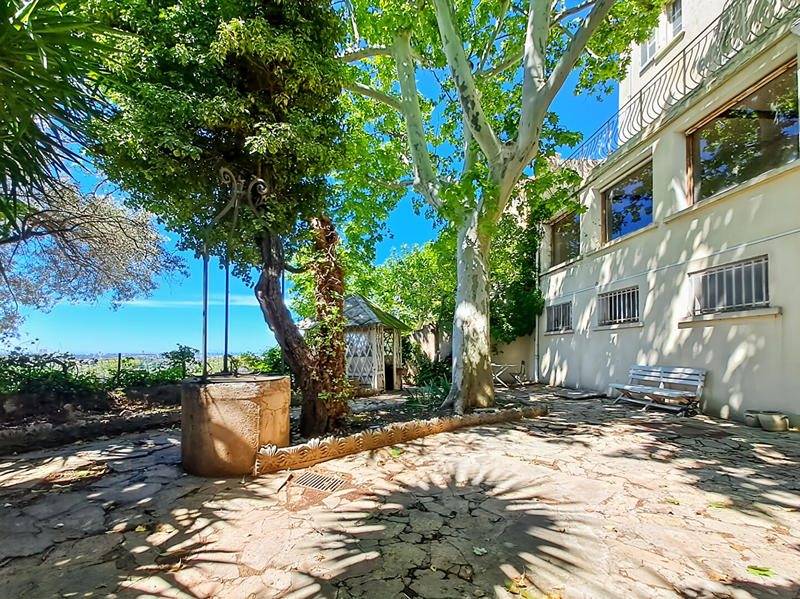 Maison - 185 m² - 8 pièces