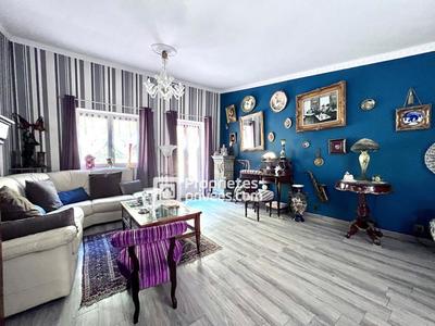 Maison - 200 m² - 7 pièces