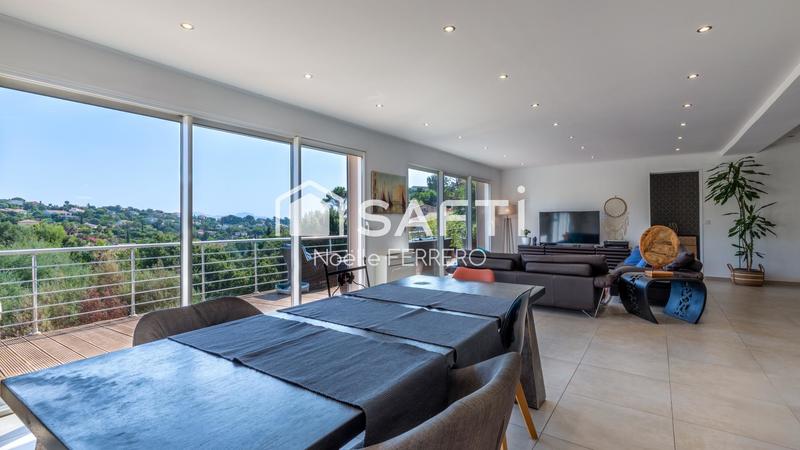 Maison - 210 m² - 6 pièces