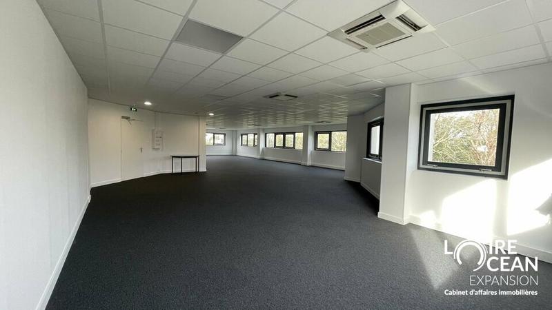 Bureau - 225 m²