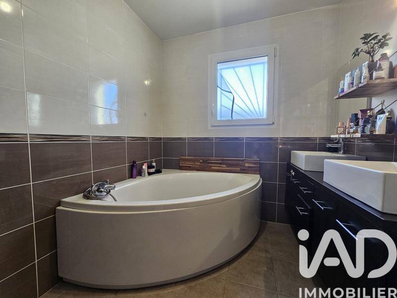 Maison - 98 m² - 4 pièces