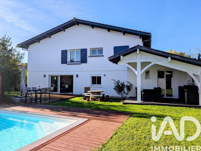 Maison - 182 m² - 6 pièces