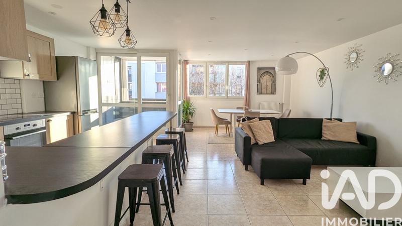 Appartement - 98 m² - 5 pièces