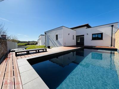 Villa - 90 m² - 4 pièces