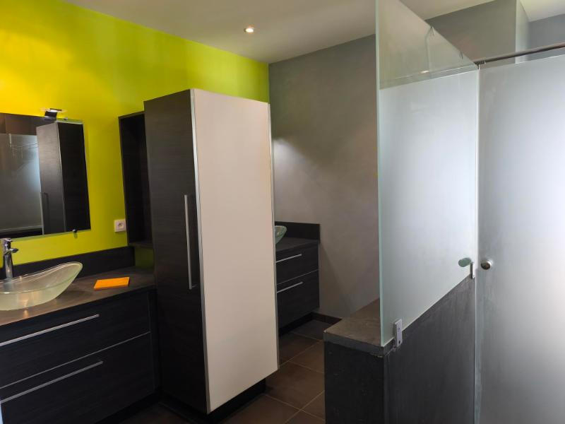 Maison - 230 m² - 7 pièces