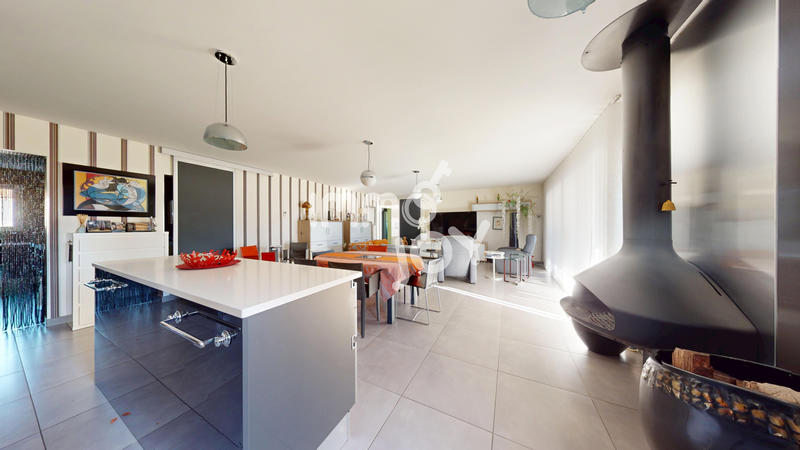 Maison - 183 m² - 5 pièces