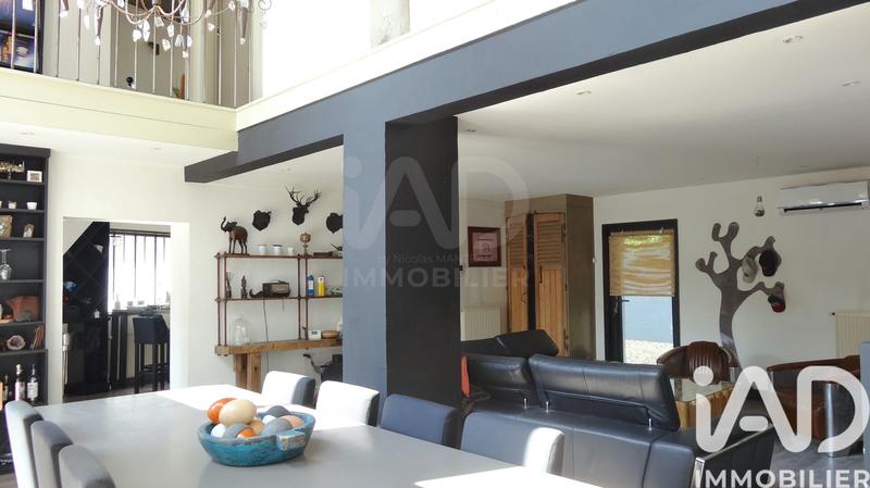 Maison - 263 m² - 7 pièces