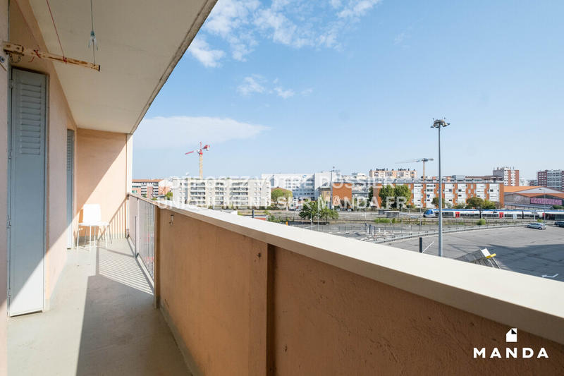 Chambre - 12 m² - 4 pièces