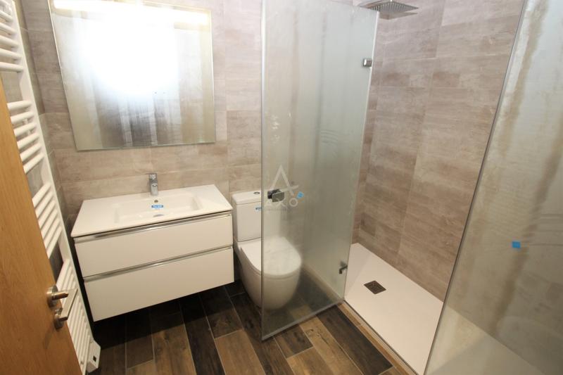 Propriété - 255 m² - 10 pièces