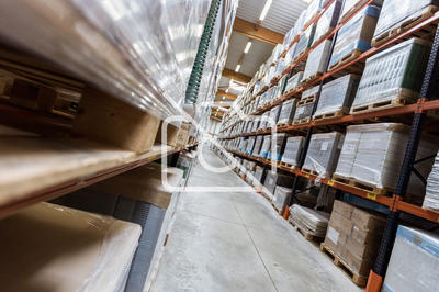 Entrepôt - 1 050 m²